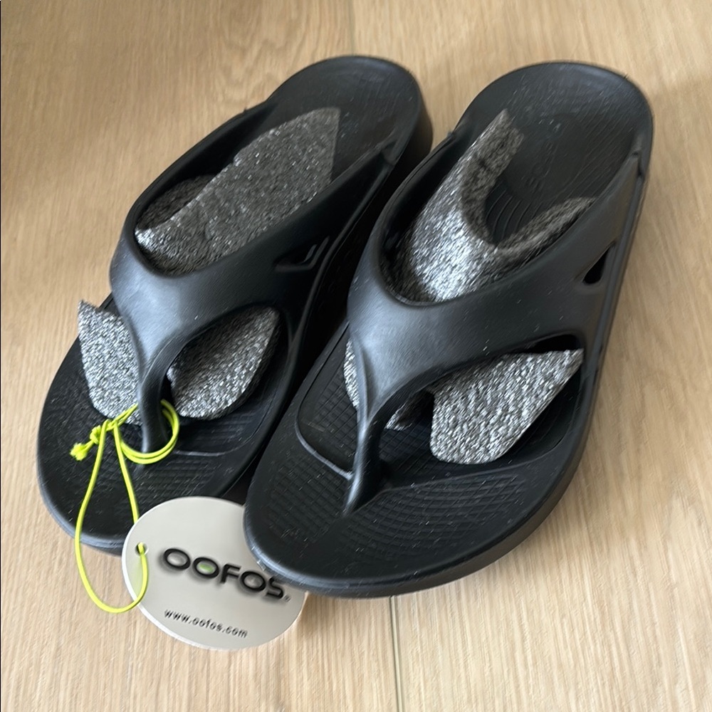 OOFOS Black Slide Sandals